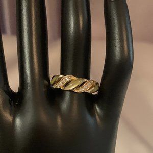 14K GOLD PERIDOT AND DIAMOND RING